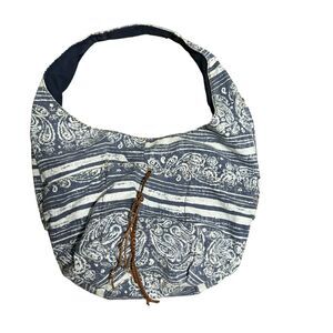 Lucky Brand Large Canvas Carry All Shoulder Bag Tote Purse Blue White Paisley‎